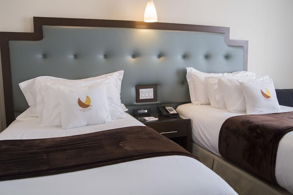 أورا هوتل بروكلين