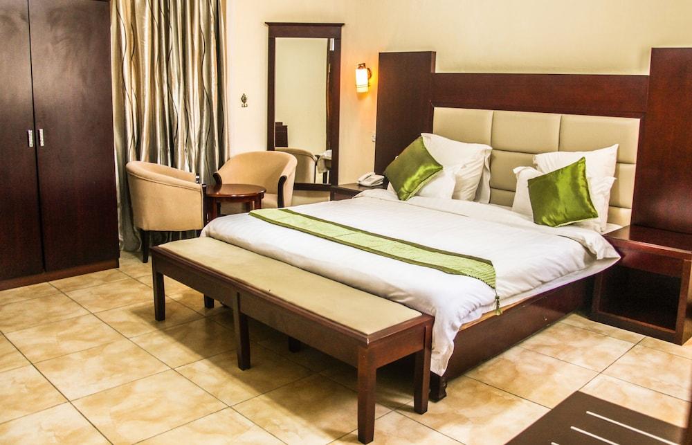 Mika Hotel, Kabulonga
