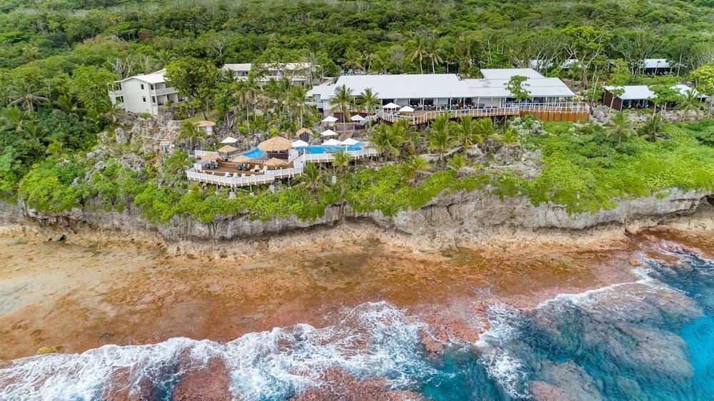 سينيك ماتافاي ريزورت نيوي