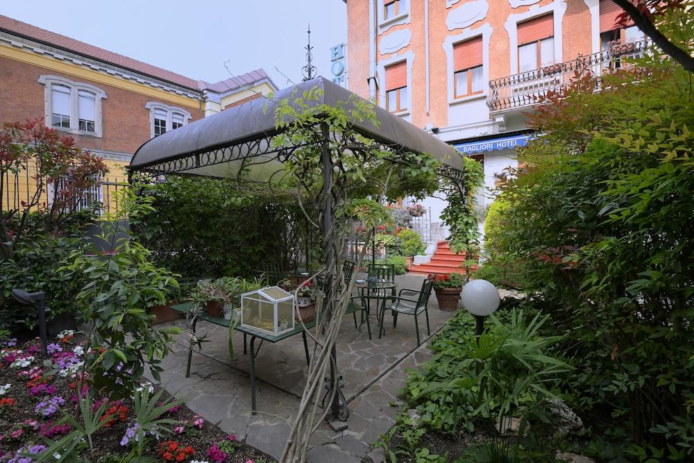 هوتل باليوري