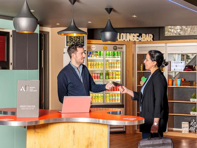 إيبيس لوزان كريسيه