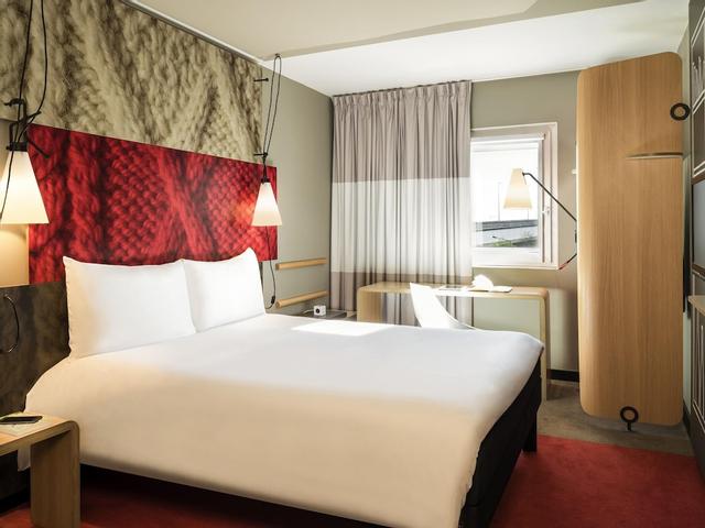 إيبيس باري سانت دونيس ستاد سود