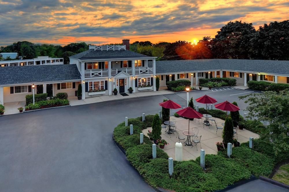 بورت إن آند سويتس بورتسماوث ، آن أسيند كوليكشن هوتل