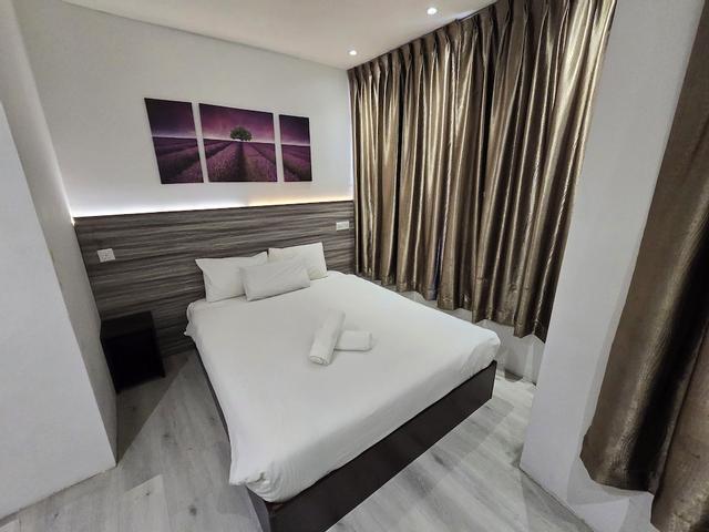 وان هوتل بوينت - آر إتش بلازا