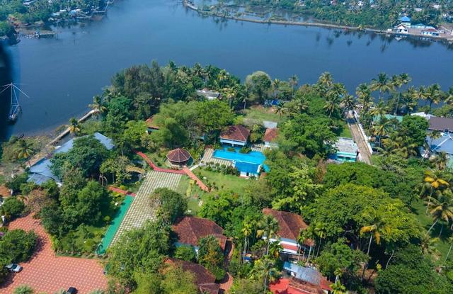 نيهارا ريزورت آند سبا