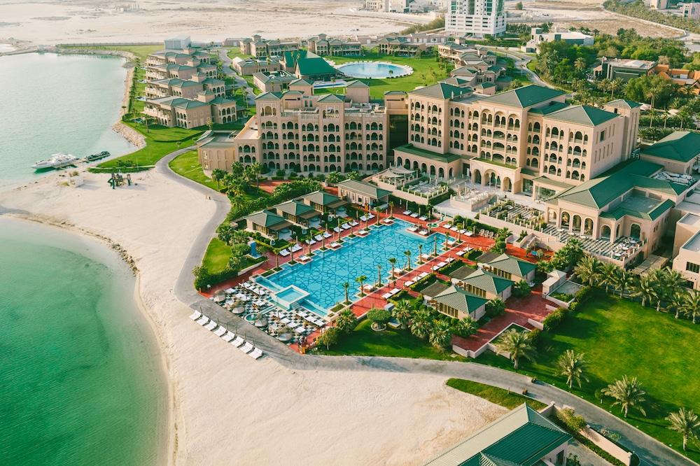 منتجع رويال ساراي ريزورت