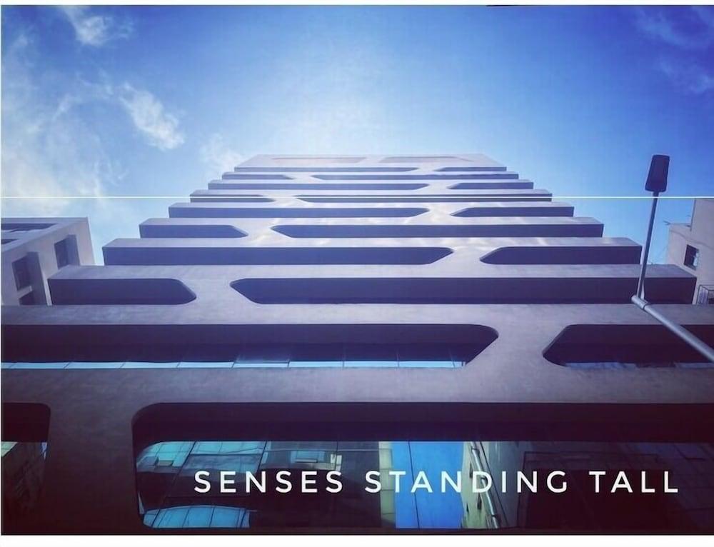 سينسيس هوتل